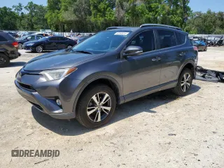 2018 Toyota RAV4 XLE with VIN 2T3WFREV2JW501793, listed as a Copart auction lot 52553015 with 67,918 mi miles and Salvage Title. Bid and sale history available at carsss.com. Image 1.