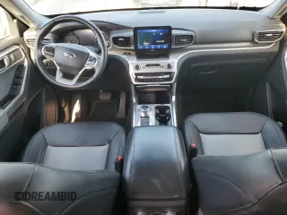 2022 Ford Explorer XLT z VIN 1FMSK7DH9NGA99049, wystawiony jako Copart lot #56937435 z przebiegiem 59 512 mil mil oraz Szkoda całkowita • Salvage title. Historia ofert i sprzedaży dostępna na DreamBid. Obrazek 8.