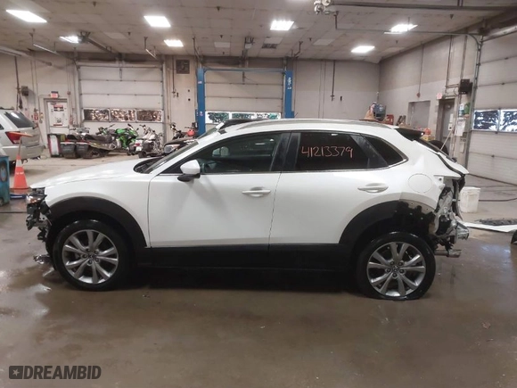 2022 Mazda CX-30 2.5 S Select Package with VIN 3MVDMBBL2NM428390, listed as a IAAI auction lot 41213379 with 34,248 mi miles. Bid and sale history available at carsss.com. Image 15.