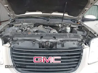 2014 GMC Yukon XL SLT with VIN 1GKS1KE08ER200562, listed as a IAAI auction lot 41502110 with 222,369 mi miles. Bid and sale history available at carsss.com. Image 10.