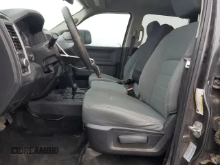 2017 Ram 2500 Tradesman z VIN 3C6UR5HL2HG683630, wystawiony jako Copart lot #83050924 z przebiegiem 172 593 mil mil oraz Szkoda całkowita • Salvage title. Historia ofert i sprzedaży dostępna na DreamBid. Obrazek 7.