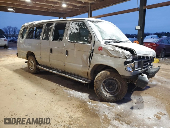 2004 Ford Econoline Passenger XL with VIN 1FBSS31L04HA31211, listed as a Copart auction lot 45018845 with 388,248 mi miles and Salvage Title. Bid and sale history available at carsss.com. Image 4.