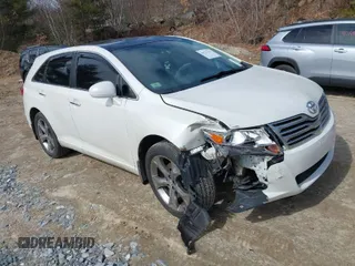 2010 Toyota Venza with VIN 4T3BK3BB1AU032620, listed as a IAAI auction lot 41731211 with 174,936 mi miles. Bid and sale history available at carsss.com. Image 1.