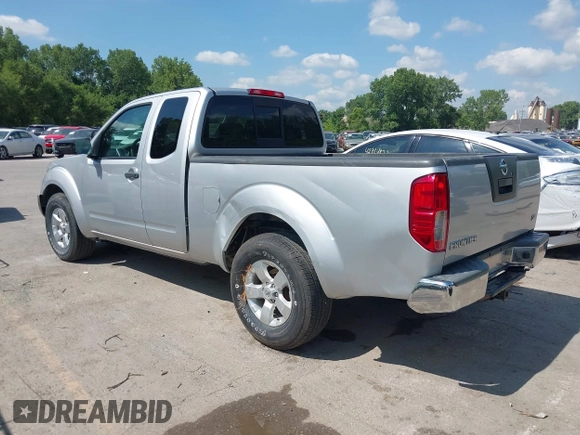 2010 Nissan Frontier SE z VIN 1N6AD0CUXAC436780, wystawiony jako IAAI lot #42720584 z przebiegiem 131 462 mil mil oraz . Historia ofert i sprzedaży dostępna na DreamBid. Obrazek 3.