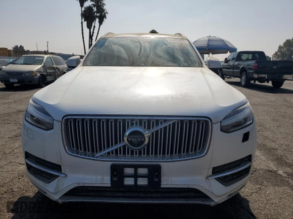 2016 Volvo XC90 T6 Inscription with VIN YV4A22PL7G1050888, listed as a Copart auction lot 63042035 with 103,884 mi miles and Clean title. Bid and sale history available at DreamBid. Image 5.