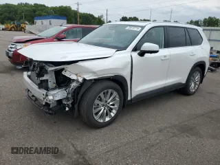 2024 Toyota Highlander XLE z VIN 5TDAAAB58RS011290, wystawiony jako Copart lot #59515775 z przebiegiem 23 188 mil mil oraz Szkoda całkowita • Salvage title. Historia ofert i sprzedaży dostępna na DreamBid. Obrazek 1.