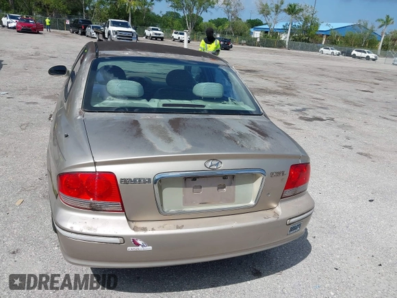 2005 Hyundai Sonata GLS with VIN KMHWF35H65A176380, listed as a IAAI auction lot 41940947 with 84,706 mi miles. Bid and sale history available at carsss.com. Image 16.