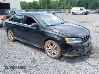 2015 Volkswagen Jetta SEL with VIN 3VWL17AJXFM324859, listed as a IAAI auction lot 42633517 with 118,867 mi miles and . Bid and sale history available at DreamBid. Image 1.