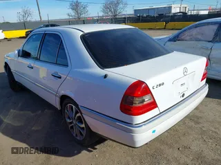 1997 Mercedes-Benz C 230/260/280/320 z VIN WDBHA28E5VF607705, wystawiony jako IAAI lot #41208049 z przebiegiem Nie podano mil oraz . Historia ofert i sprzedaży dostępna na DreamBid. Obrazek 3.