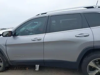 2019 Jeep Cherokee Limited with VIN 1C4PJLDN0KD300846, listed as a IAAI auction lot 41688555 with 54,166 mi miles. Bid and sale history available at carsss.com. Image 14.