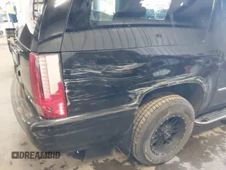 2008 Cadillac Escalade ESV z VIN 1GYFK66818R161446, wystawiony jako IAAI lot #42121700 z przebiegiem 176 684 mil mil oraz . Historia ofert i sprzedaży dostępna na DreamBid. Obrazek 6.