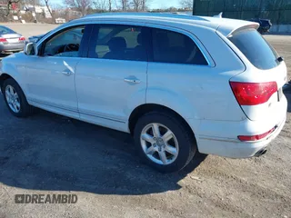 2015 Audi Q7 3.0T Premium Plus with VIN WA1LGAFE0FD008032, listed as a IAAI auction lot 41690210 with 92,690 mi miles. Bid and sale history available at carsss.com. Image 3.