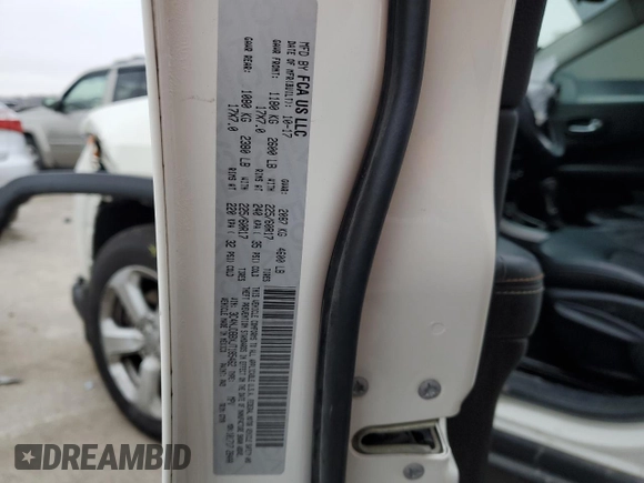 2018 Jeep Compass Latitude z VIN 3C4NJDBBXJT185462, wystawiony jako Copart lot #85528414 z przebiegiem 134 989 mil mil oraz Szkody całkowita. Historia ofert i sprzedaży dostępna na DreamBid. Obrazek 15.