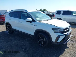 2022 Volkswagen Taos SE z VIN 3VVRX7B2XNM076678, wystawiony jako IAAI lot #42323230 z przebiegiem 23 619 mil mil oraz . Historia ofert i sprzedaży dostępna na DreamBid. Obrazek 1.