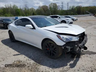 2015 Hyundai Genesis Coupe 3.8L Base z VIN KMHHU6KJXFU124175, wystawiony jako Copart lot #51532595 z przebiegiem 96 510 mil mil oraz Szkoda całkowita • Salvage title. Historia ofert i sprzedaży dostępna na DreamBid. Obrazek 4.