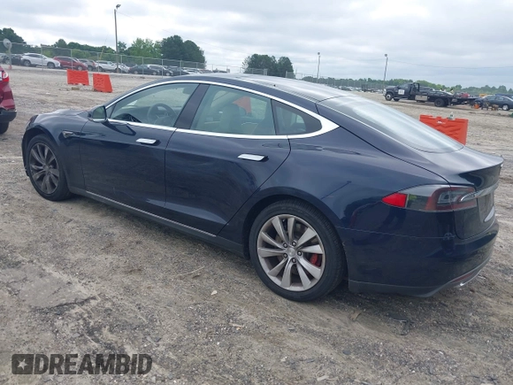 2014 Tesla Model S 60 z VIN 5YJSA1H17EFP33860, wystawiony jako IAAI lot #42471432 z przebiegiem 142 045 mil mil oraz . Historia ofert i sprzedaży dostępna na DreamBid. Obrazek 3.