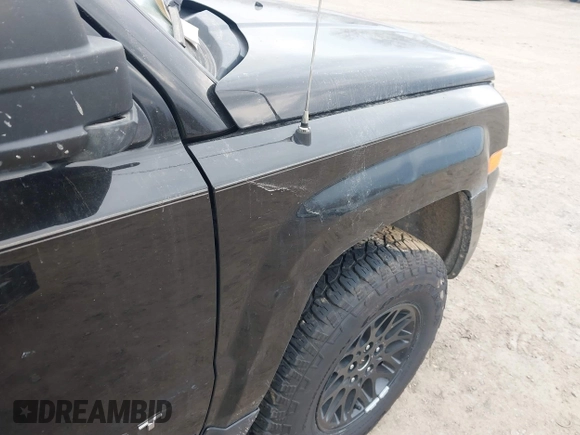 2013 Jeep Patriot Sport with VIN 1C4NJRBB5DD138928, listed as a IAAI auction lot 41642193 with 220,125 mi miles and . Bid and sale history available at carsss.com. Image 6.