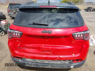 2021 Jeep Compass Altitude with VIN 3C4NJDBB3MT504477, listed as a IAAI auction lot 41886527 with 50,341 mi miles and . Bid and sale history available at DreamBid. Image 16.