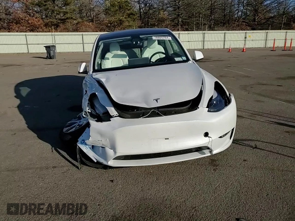2024 Tesla Model Y Long Range with VIN 7SAYGDEE1RF036260, listed as a Copart auction lot 78805764 with 7,850 mi miles and Non repairable. Bid and sale history available at DreamBid. Image 12.