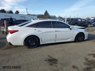 2020 Toyota Avalon Hybrid Limited with VIN 4T1D21FBXLU019044, listed as a Copart auction lot 41338375 with 118,062 mi miles and Salvage Title. Bid and sale history available at carsss.com. Image 3.