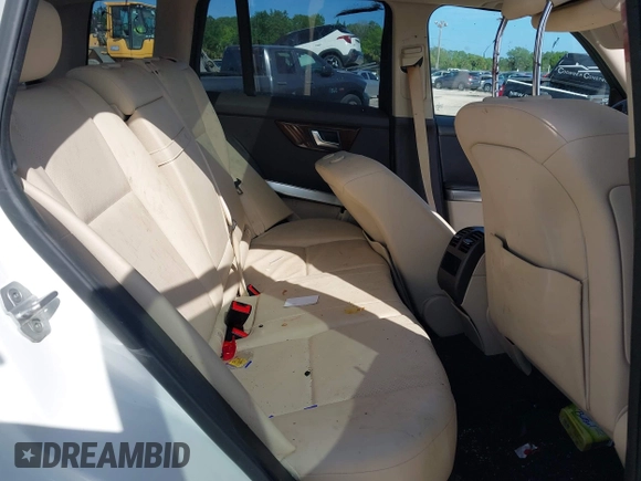 2015 Mercedes-Benz GLK 350 with VIN WDCGG5HB4FG411764, listed as a IAAI auction lot 41954685 with Not Provided miles and . Bid and sale history available at DreamBid. Image 8.