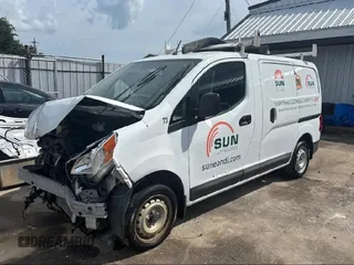 2019 Nissan NV200 SV z VIN 3N6CM0KNOKK712124, wystawiony jako IAAI lot #42763984 z przebiegiem 148 499 mil mil oraz . Historia ofert i sprzedaży dostępna na DreamBid. Obrazek 2.