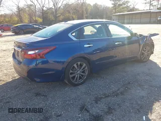 2018 Nissan Altima 2.5 SR with VIN 1N4AL3AP7JC291210, listed as a IAAI auction lot 41677670 with 142,994 mi miles. Bid and sale history available at carsss.com. Image 4.