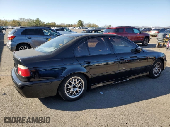 2000 BMW 5 Series 528iA with VIN WBADM6341YGV02426, listed as a Copart auction lot 52320945 with 213,283 mi miles and Salvage Title. Bid and sale history available at carsss.com. Image 3.