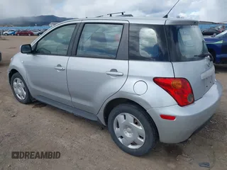 2005 Scion xA z VIN JTKKT604250089818, wystawiony jako IAAI lot #41983968 z przebiegiem 115 867 mil mil oraz . Historia ofert i sprzedaży dostępna na DreamBid. Obrazek 3.