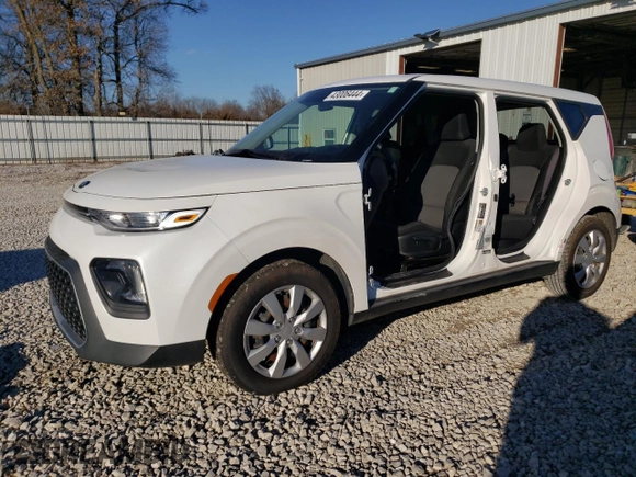2020 Kia Soul X-Line with VIN KNDJ23AU4L7045777, listed as a Copart auction lot 43006444 with 70,294 mi miles and Salvage Title. Bid and sale history available at carsss.com. Image 1.