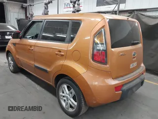 2011 Kia Soul + with VIN KNDJT2A22B7279422, listed as a IAAI auction lot 42077427 with 192,832 mi miles. Bid and sale history available at carsss.com. Image 3.