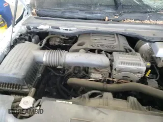 2024 Ram 1500 Laramie z VIN 1C6SRFJT3RN203885, wystawiony jako Copart lot #70130805 z przebiegiem 31 423 mil mil oraz Szkoda całkowita • Salvage title. Historia ofert i sprzedaży dostępna na DreamBid. Obrazek 13.