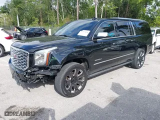 2018 GMC Yukon XL Denali with VIN 1GKS2HKJ0JR361463, listed as a IAAI auction lot 41713458 with 113,569 mi miles. Bid and sale history available at carsss.com. Image 2.