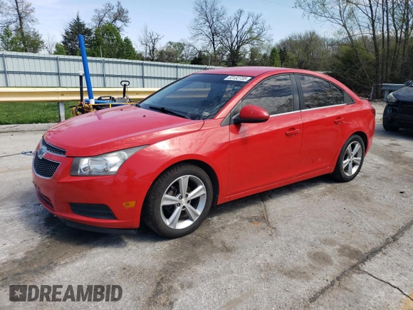 2014 Chevrolet Cruze 2LT z VIN 1G1PE5SB9E7398019, wystawiony jako Copart lot #53132735 z przebiegiem 212 121 mil mil oraz Szkoda całkowita • Salvage title. Historia ofert i sprzedaży dostępna na DreamBid. Obrazek 1.