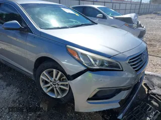 2016 Hyundai Sonata SE with VIN 5NPE24AF8GH413095, listed as a IAAI auction lot 41695202 with 136,175 mi miles and . Bid and sale history available at DreamBid. Image 6.