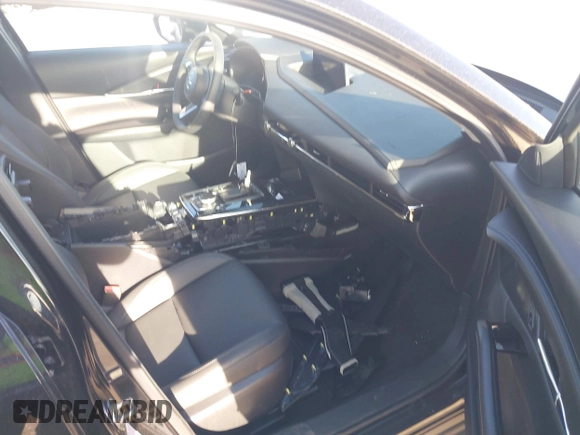 2025 Mazda CX-30 S Preferred with VIN 3MVDMBCM0SM772190, listed as a IAAI auction lot 41798763 with 3,558 mi miles and . Bid and sale history available at DreamBid. Image 5.