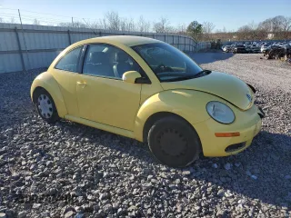 2010 Volkswagen New Beetle Coupe with VIN 3VWPW3AG5AM000453, listed as a Copart auction lot 86861744 with 99,236 mi miles and Salvage Title. Bid and sale history available at carsss.com. Image 4.