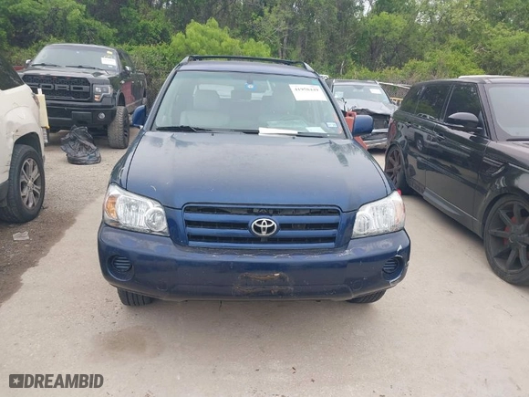 2006 Toyota Highlander w/3rd Row with VIN JTEDP21A860097338, listed as a IAAI auction lot 41958449 with 207,830 mi miles. Bid and sale history available at carsss.com. Image 6.