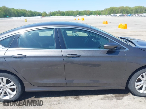 2015 Chrysler 200 Limited z VIN 1C3CCCAB2FN569986, wystawiony jako IAAI lot #42129729 z przebiegiem 100 794 mil mil oraz . Historia ofert i sprzedaży dostępna na DreamBid. Obrazek 13.