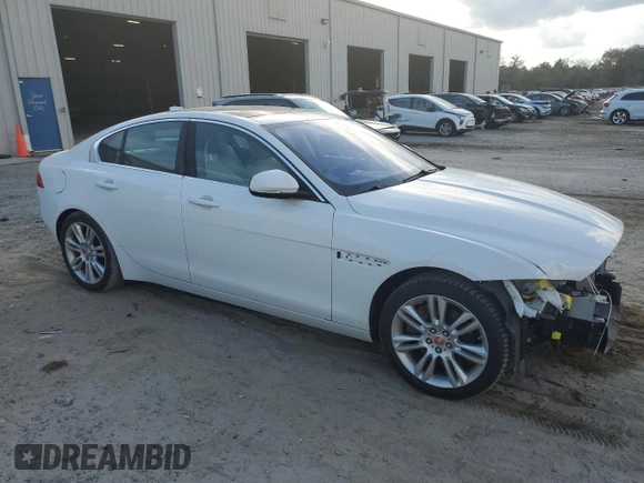 2019 Jaguar XE 20d Premium with VIN SAJAJ4FN5KCP47754, listed as a Copart auction lot 76053573 with 55,408 mi miles. Bid and sale history available at carsss.com. Image 4.
