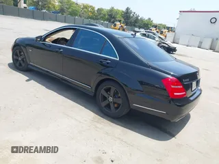 2012 Mercedes-Benz S 550 z VIN WDDNG7DB1CA440707, wystawiony jako IAAI lot #42489230 z przebiegiem 85 768 mil mil oraz . Historia ofert i sprzedaży dostępna na DreamBid. Obrazek 3.