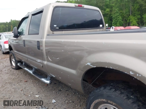 2003 Ford F-250 XL z VIN 1FTNW21L03EB30196, wystawiony jako IAAI lot #42399663 z przebiegiem 281 014 mil mil oraz . Historia ofert i sprzedaży dostępna na DreamBid. Obrazek 18.