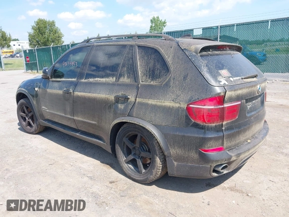 2012 BMW X5 35d z VIN 5UXZW0C51CL665326, wystawiony jako IAAI lot #42633853 z przebiegiem Nie podano mil oraz . Historia ofert i sprzedaży dostępna na DreamBid. Obrazek 3.