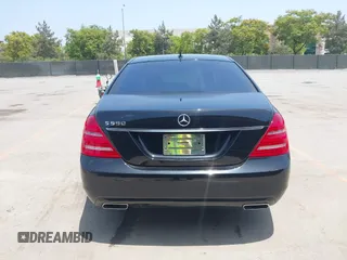2012 Mercedes-Benz S 550 z VIN WDDNG7DB1CA440707, wystawiony jako IAAI lot #42489230 z przebiegiem 85 768 mil mil oraz . Historia ofert i sprzedaży dostępna na DreamBid. Obrazek 16.