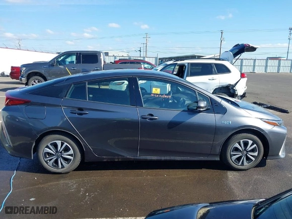 2018 Toyota Prius Prime Plus with VIN JTDKARFP5J3085996, listed as a IAAI auction lot 41723436 with NaN miles. Bid and sale history available at carsss.com. Image 13.