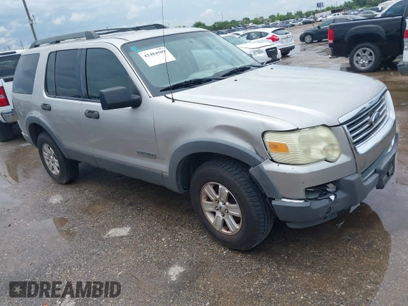 2006 Ford Explorer XLT z VIN 1FMEU63E96UA34987, wystawiony jako IAAI lot #42484509 z przebiegiem 225 228 mil mil oraz . Historia ofert i sprzedaży dostępna na DreamBid. Obrazek 1.