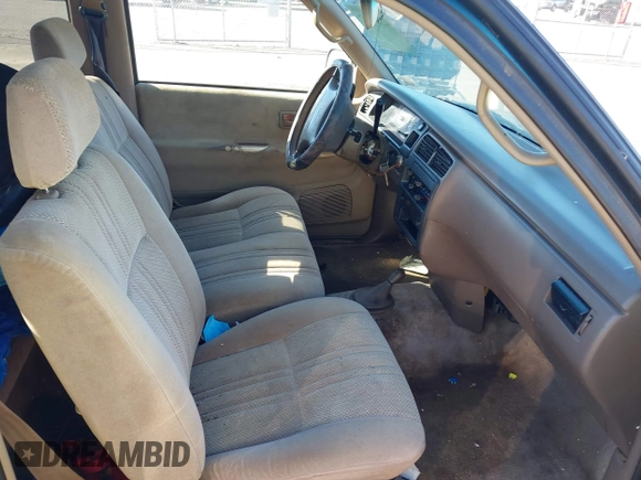 1997 Toyota T100 SR5 with VIN JT4UN24D8V0043214, listed as a IAAI auction lot 42194142 with 292,713 mi miles and . Bid and sale history available at DreamBid. Image 5.