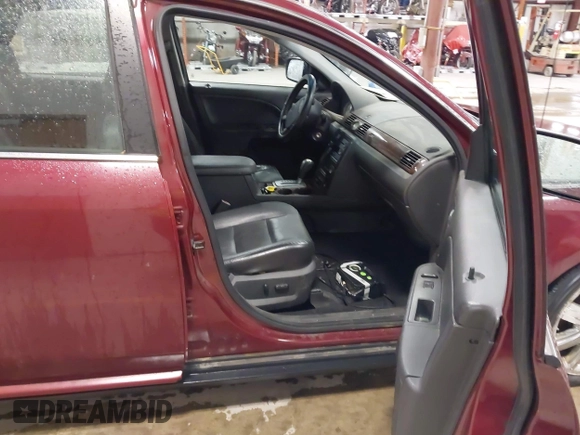 2007 Ford Five Hundred Limited z VIN 1FAHP251X7G151401, wystawiony jako IAAI lot #42142993 z przebiegiem 201 973 mil mil oraz . Historia ofert i sprzedaży dostępna na DreamBid. Obrazek 5.