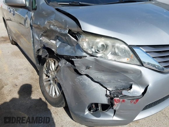 2017 Toyota Sienna XLE Auto Access Seat with VIN 5TDYZ3DC2HS832530, listed as a IAAI auction lot 42234427 with 73,877 mi miles and . Bid and sale history available at DreamBid. Image 6.