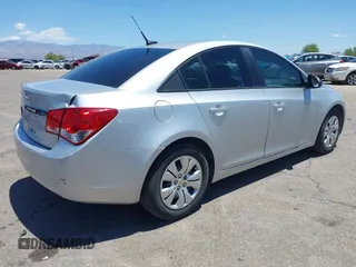 2014 Chevrolet Cruze LS z VIN 1G1PA5SH6E7448472, wystawiony jako IAAI lot #42428958 z przebiegiem 105 872 mil mil oraz . Historia ofert i sprzedaży dostępna na DreamBid. Obrazek 4.